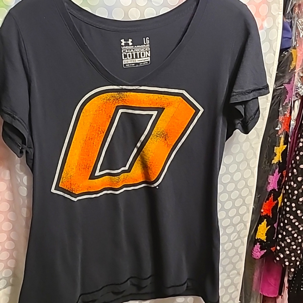 Oklahoma State University Cowboys OSU V-Neck Black Tee size Large